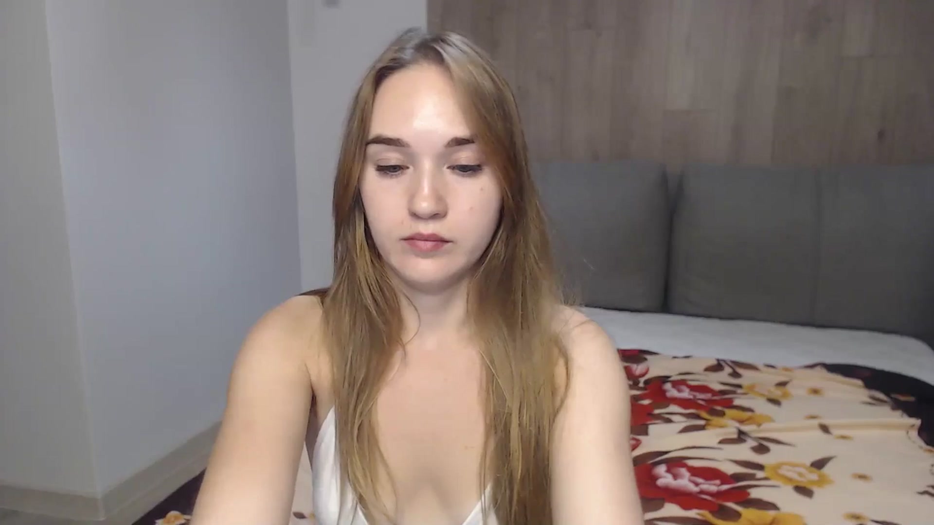 Gallery image thumbnail from samantamoons's myfreecams stream on, 08/12/2024, 22:34 image 10 of 20