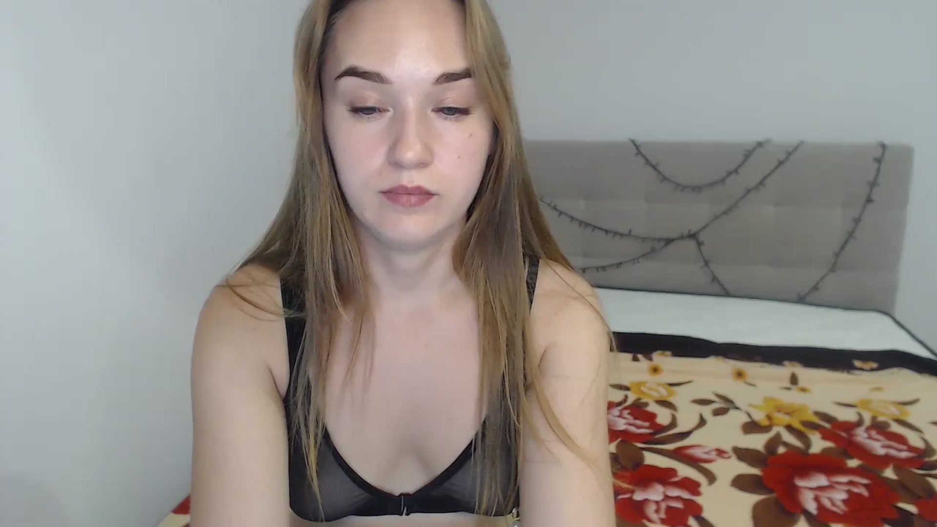 Gallery image thumbnail from samantamoons's myfreecams stream on, 08/17/2024, 20:19 image 17 of 20
