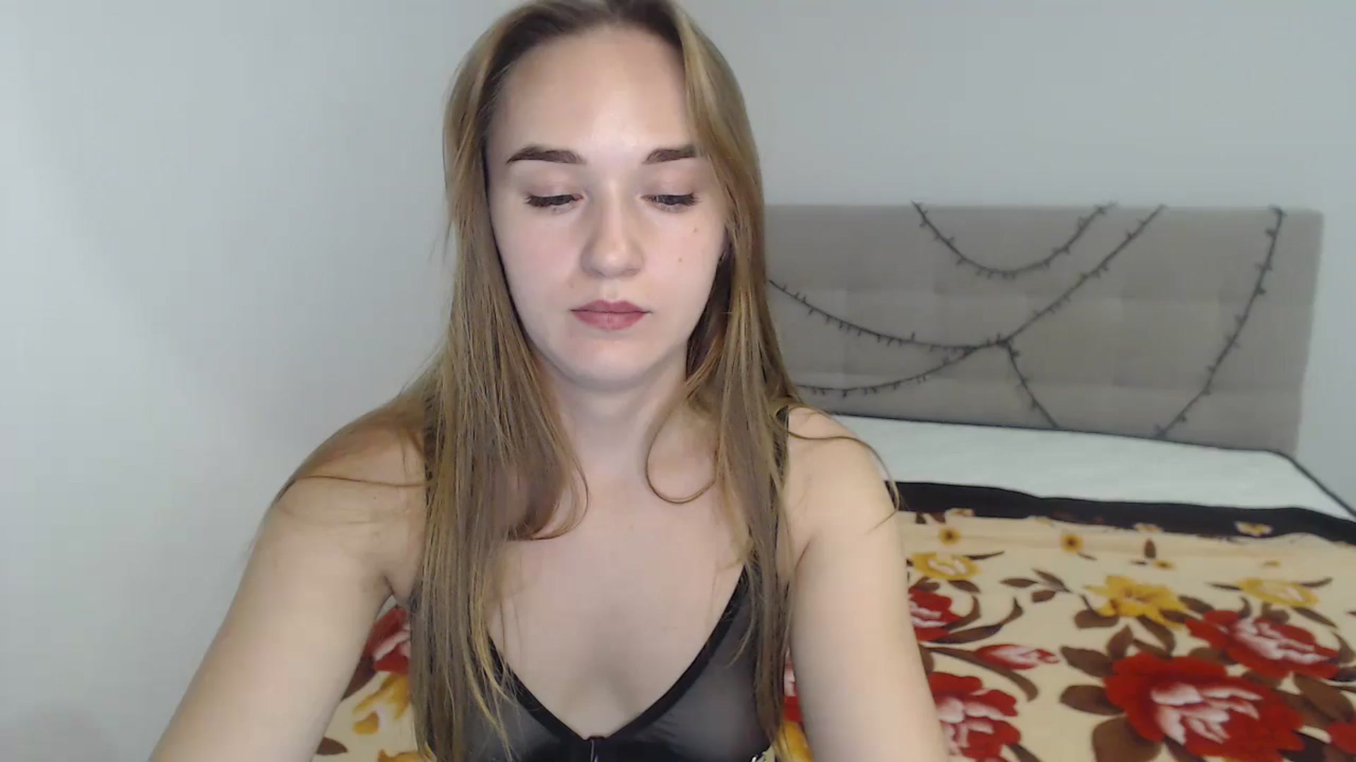 Gallery image thumbnail from samantamoons's myfreecams stream on, 08/17/2024, 20:19 image 1 of 20