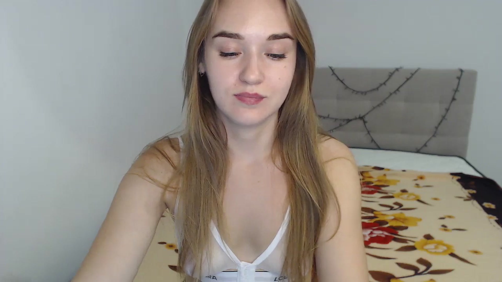 Gallery image thumbnail from samantamoons's myfreecams stream on, 08/20/2024, 19:46 image 10 of 20