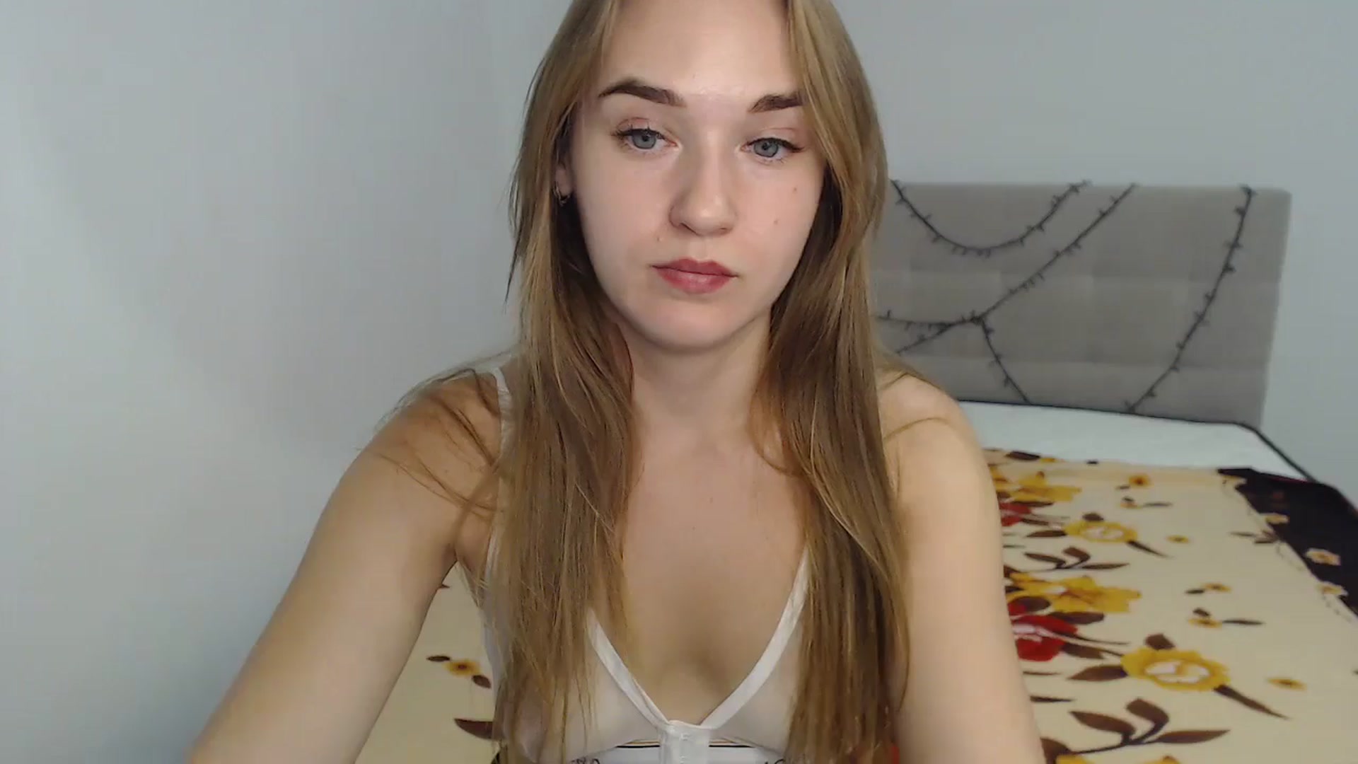 Gallery image thumbnail from samantamoons's myfreecams stream on, 08/20/2024, 19:46 image 7 of 20