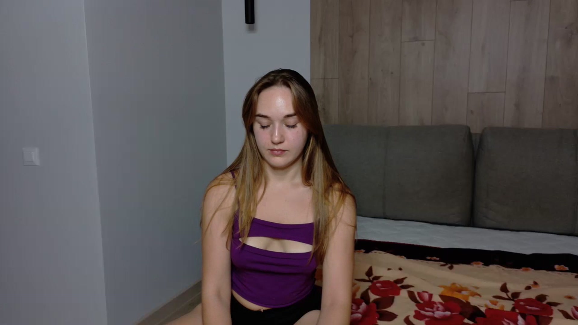 Gallery image thumbnail from samantamoons's myfreecams stream on, 08/29/2024, 19:26 image 17 of 20