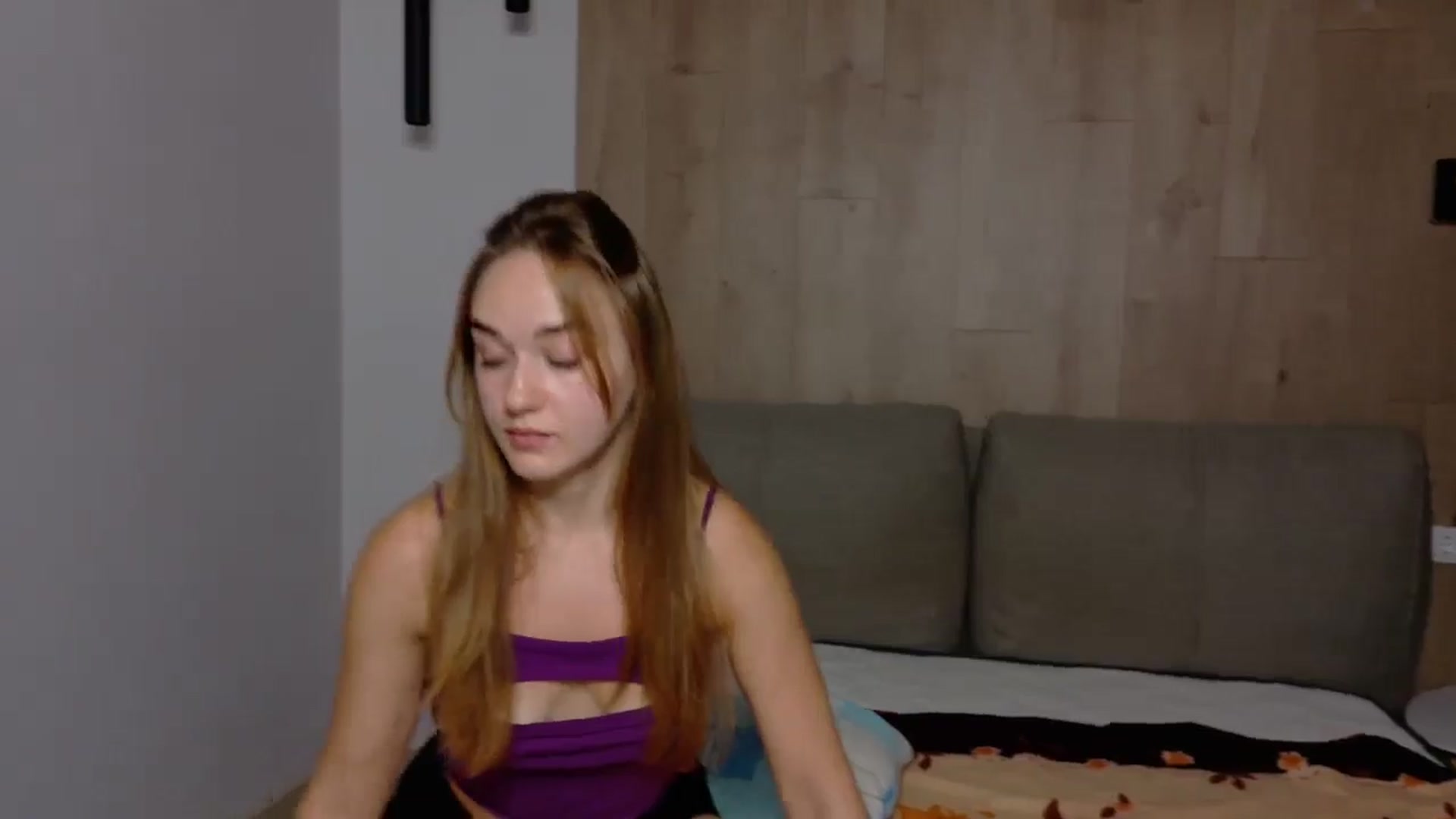 Gallery image thumbnail from samantamoons's myfreecams stream on, 08/29/2024, 20:14 image 9 of 20