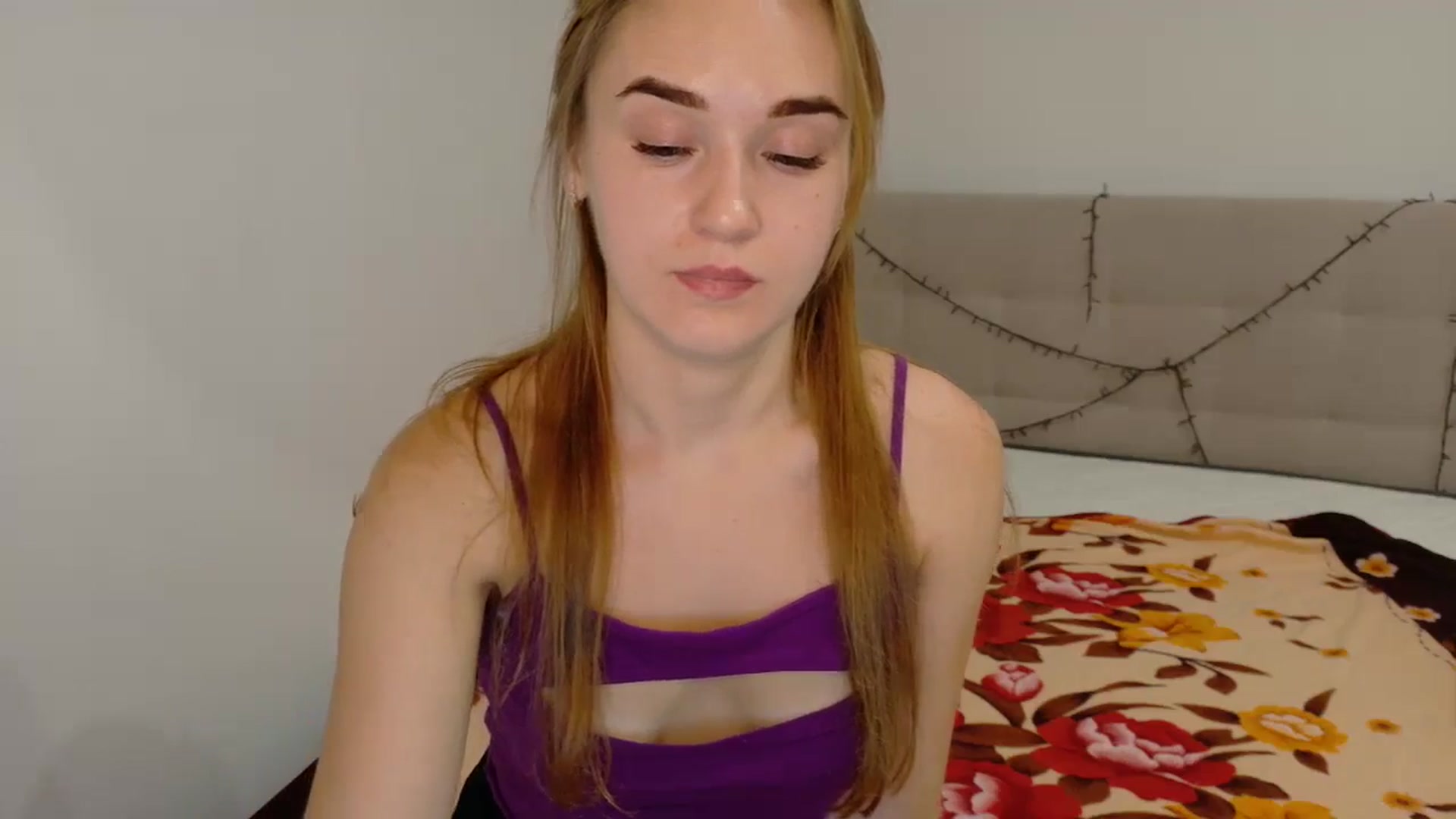 Gallery image thumbnail from samantamoons's myfreecams stream on, 09/04/2024, 21:00 image 16 of 20