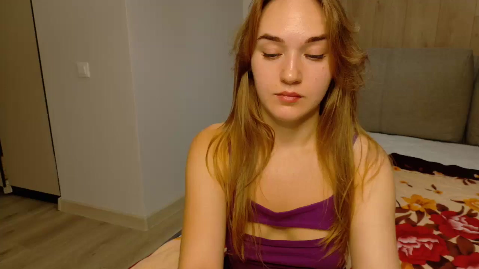 Gallery image thumbnail from samantamoons's myfreecams stream on, 09/08/2024, 21:20 image 18 of 20
