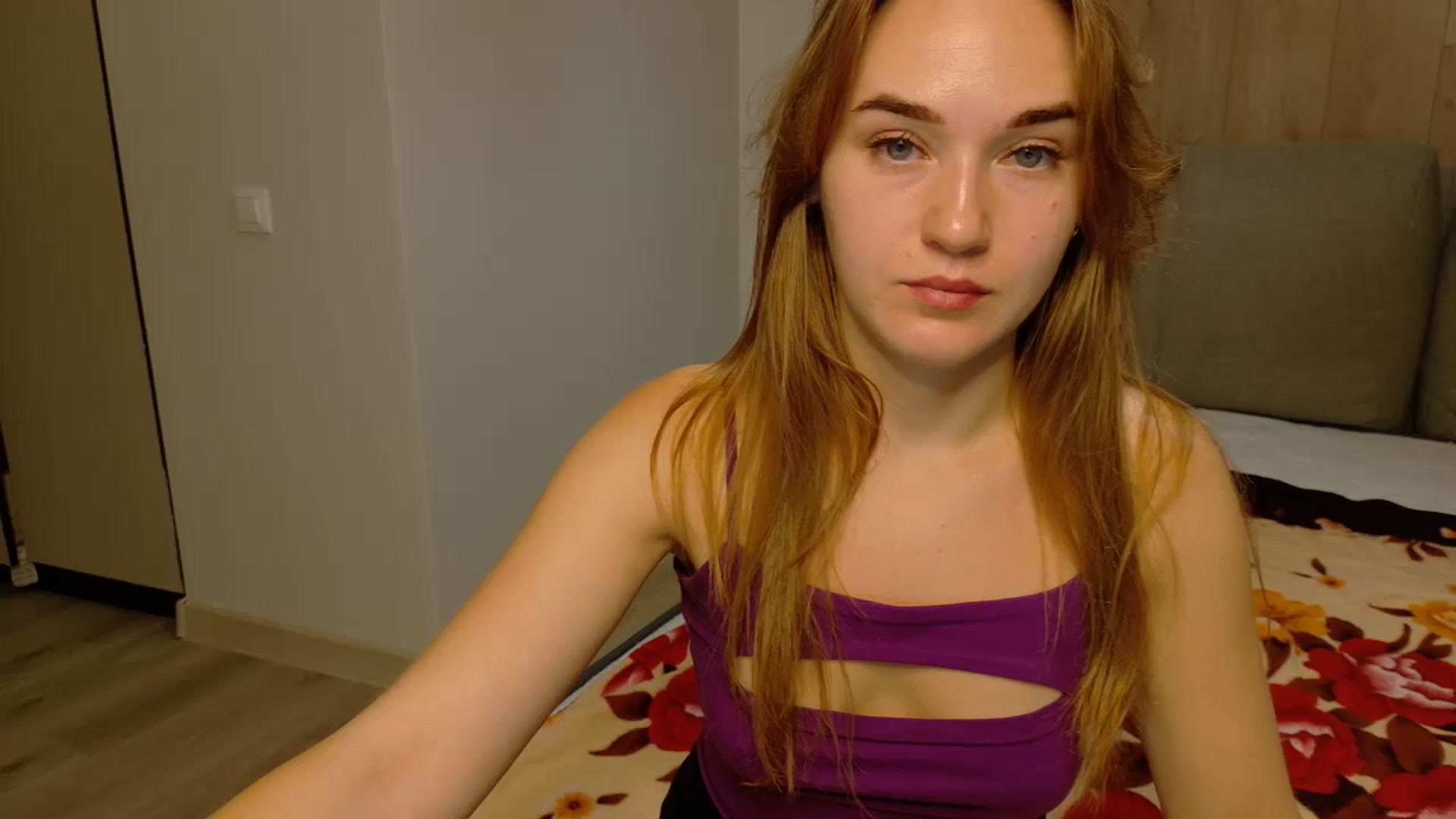 Gallery image thumbnail from samantamoons's myfreecams stream on, 09/08/2024, 21:20 image 15 of 20