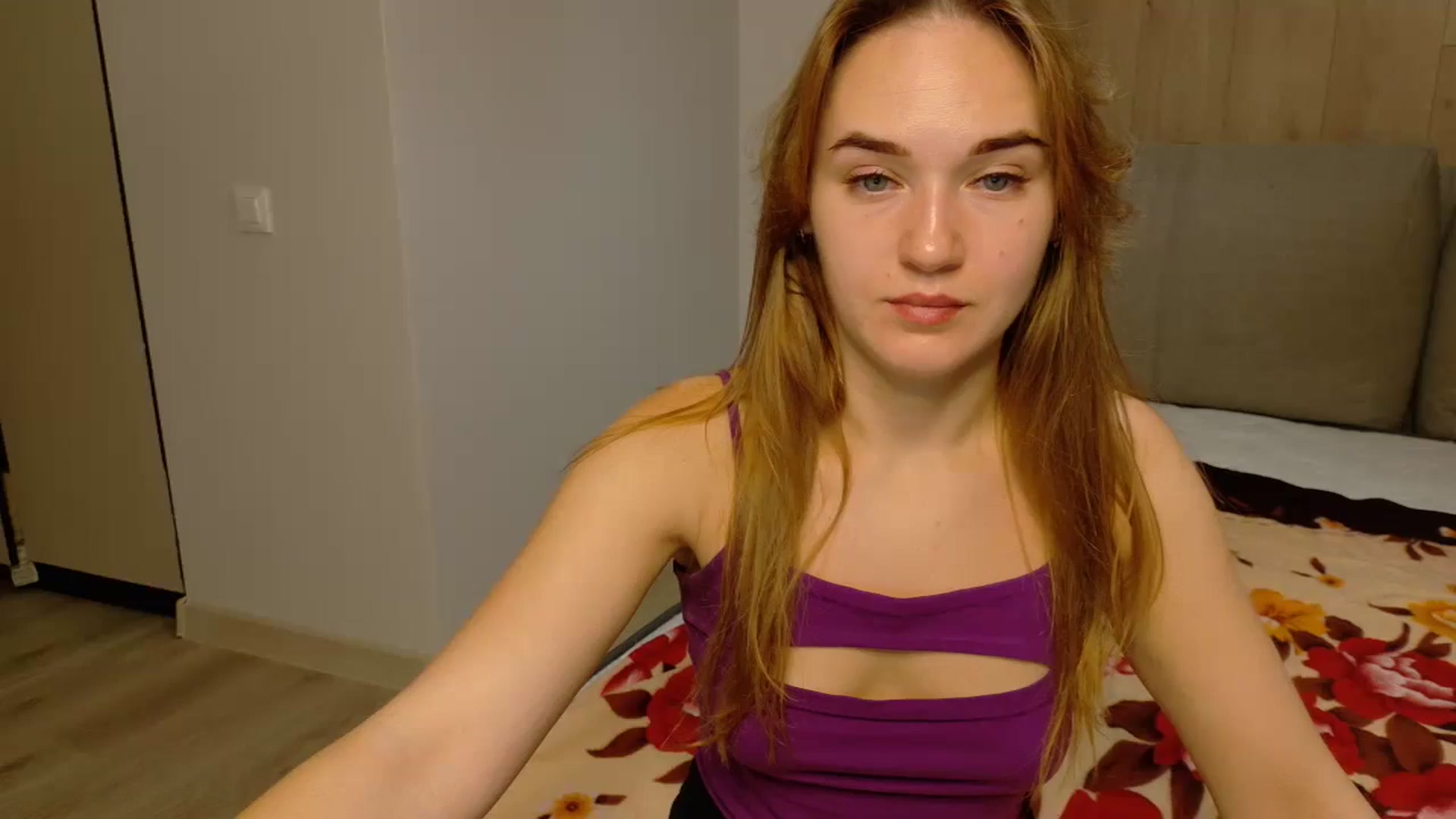 Gallery image thumbnail from samantamoons's myfreecams stream on, 09/08/2024, 21:20 image 6 of 20