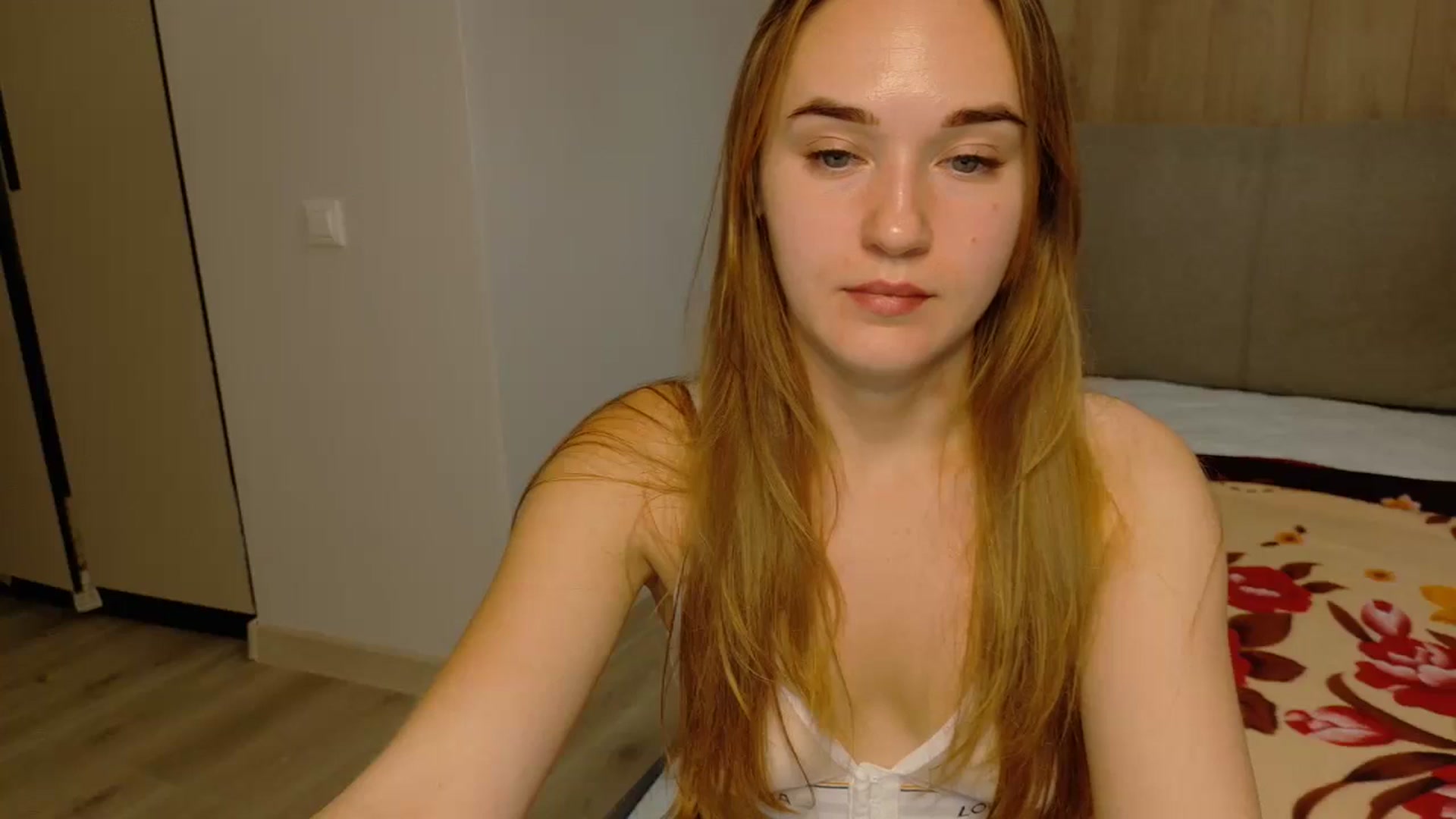 Gallery image thumbnail from samantamoons's myfreecams stream on, 09/13/2024, 20:58 image 16 of 20