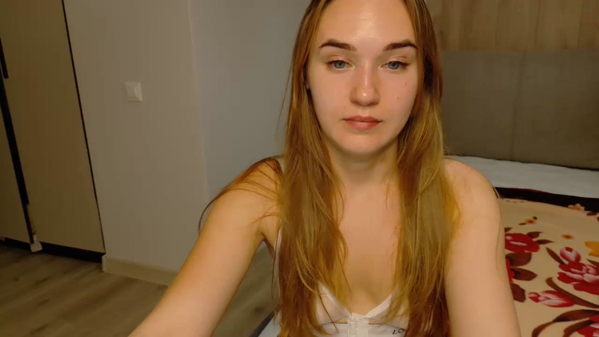 Gallery image thumbnail from samantamoons's myfreecams stream on, 09/13/2024, 20:58 image 14 of 20
