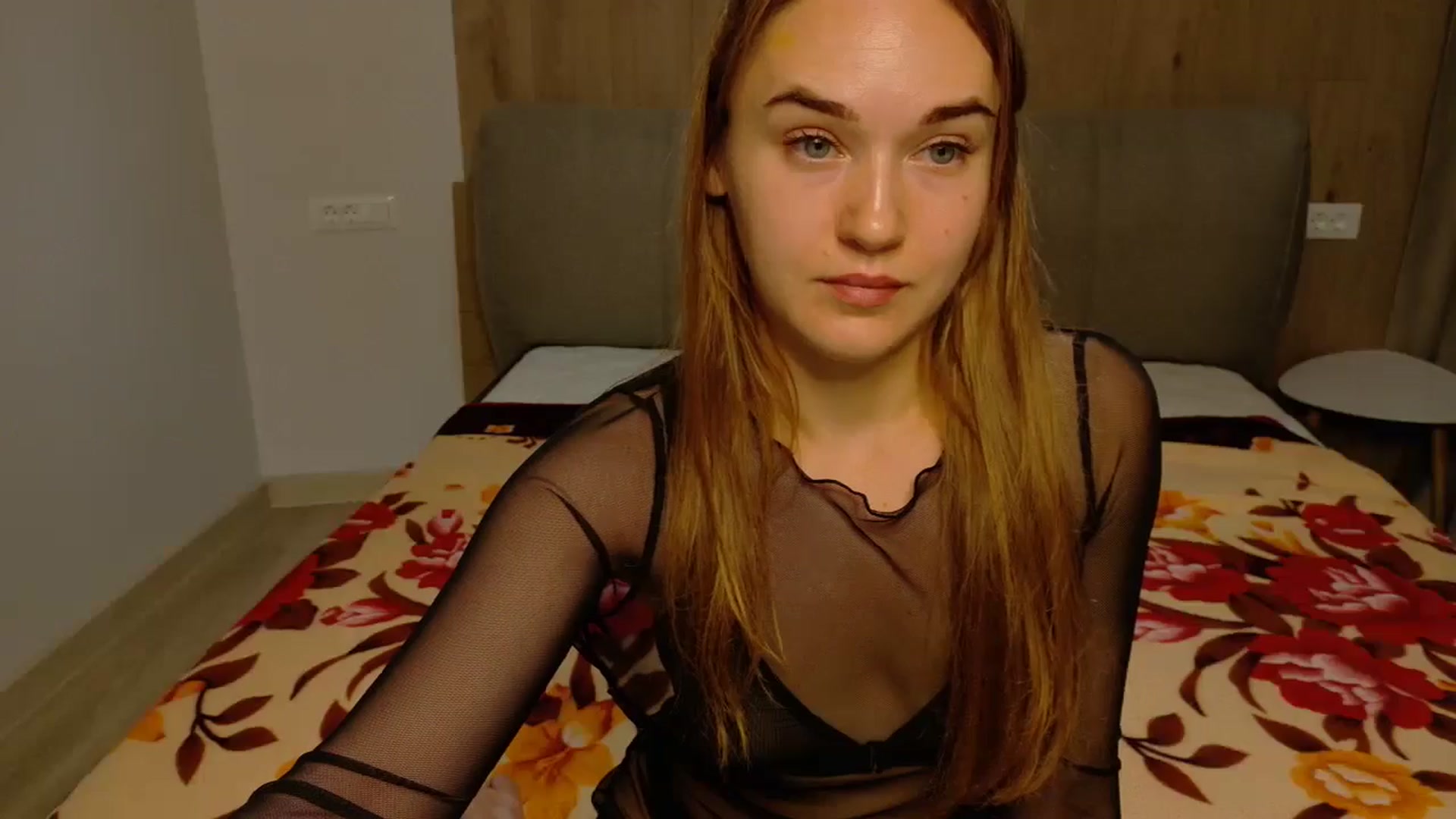 Gallery image thumbnail from samantamoons's myfreecams stream on, 09/17/2024, 06:09 image 10 of 20