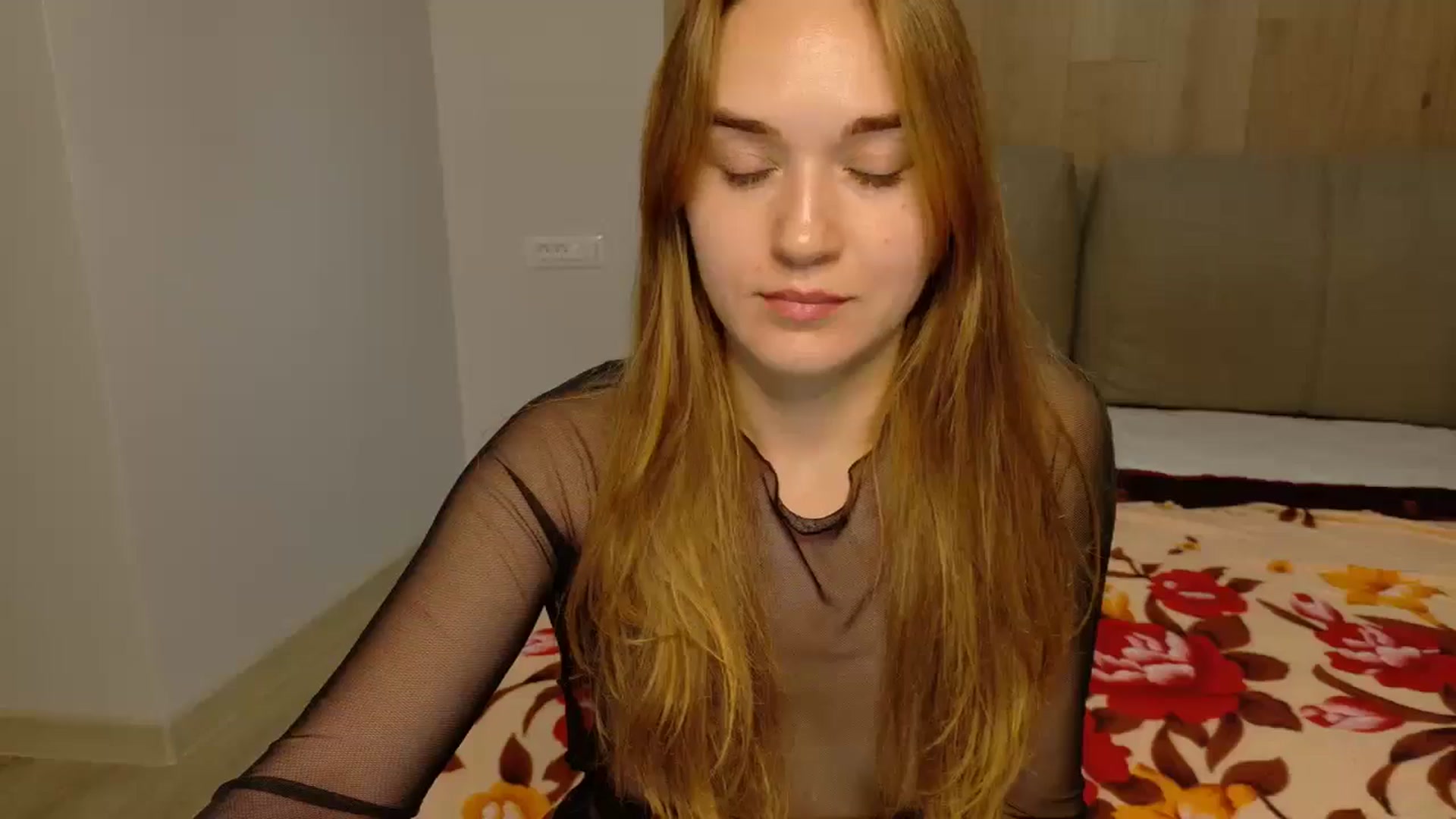 Gallery image thumbnail from samantamoons's myfreecams stream on, 09/17/2024, 06:10 image 9 of 20