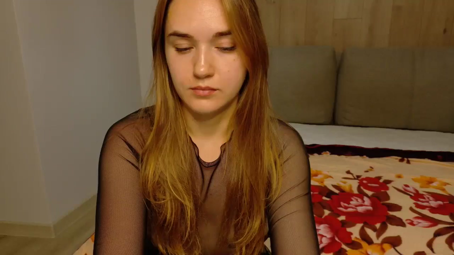 Gallery image thumbnail from samantamoons's myfreecams stream on, 09/17/2024, 06:10 image 14 of 20