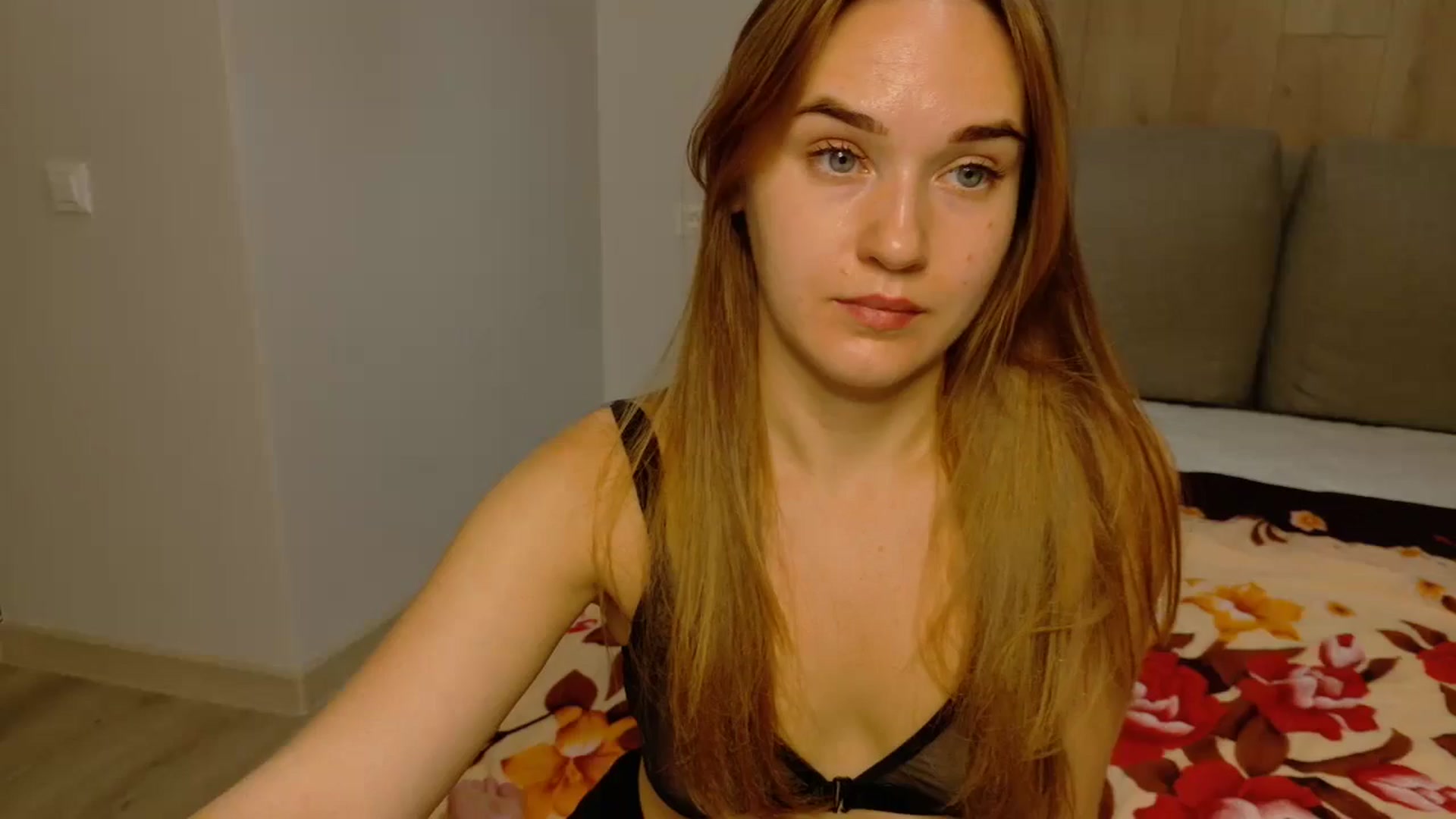 Gallery image thumbnail from samantamoons's myfreecams stream on, 09/17/2024, 22:48 image 11 of 20