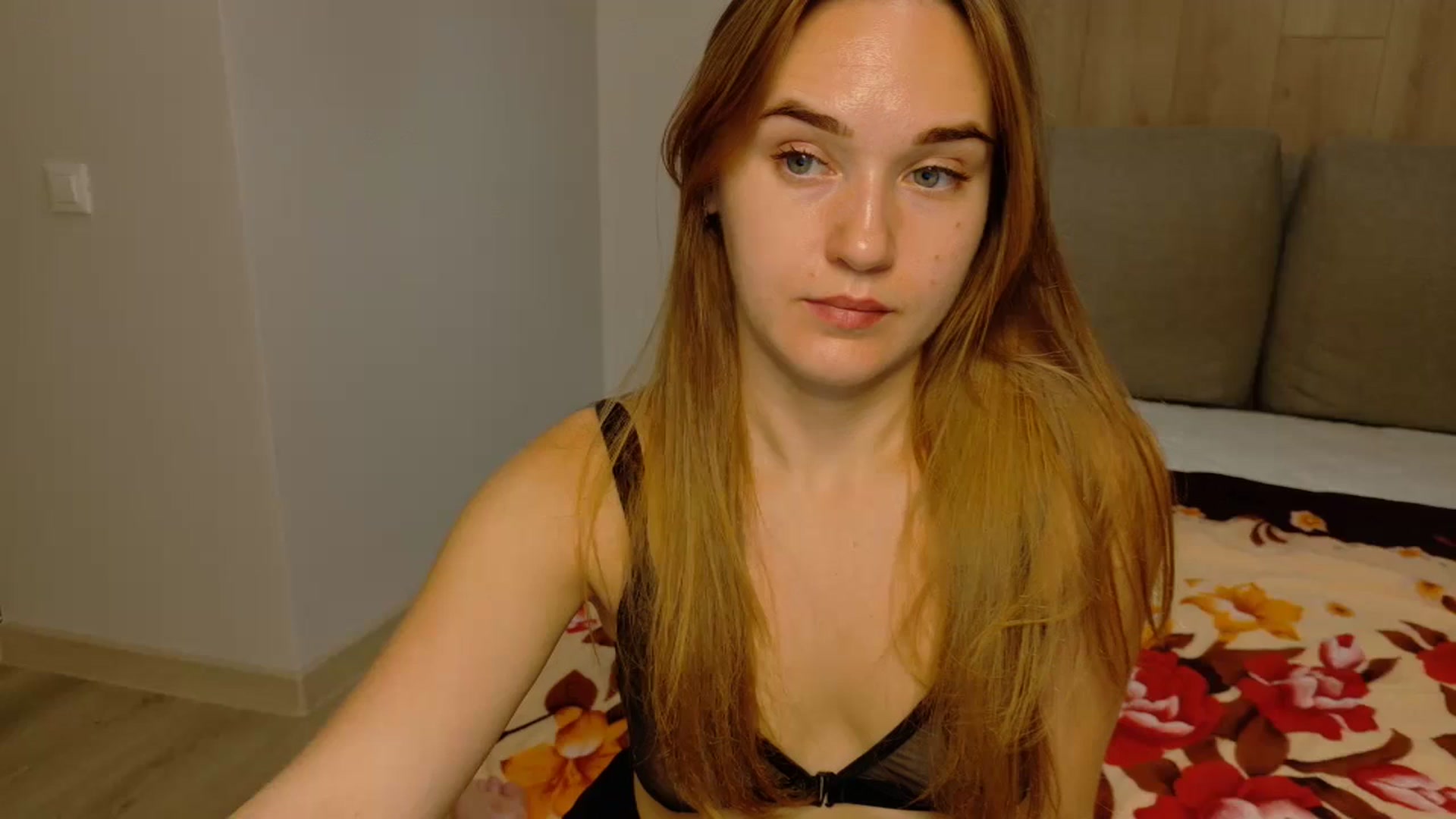 Gallery image thumbnail from samantamoons's myfreecams stream on, 09/17/2024, 22:48 image 10 of 20