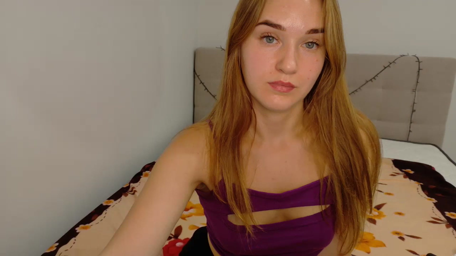 Gallery image thumbnail from samantamoons's myfreecams stream on, 09/18/2024, 22:04 image 18 of 20
