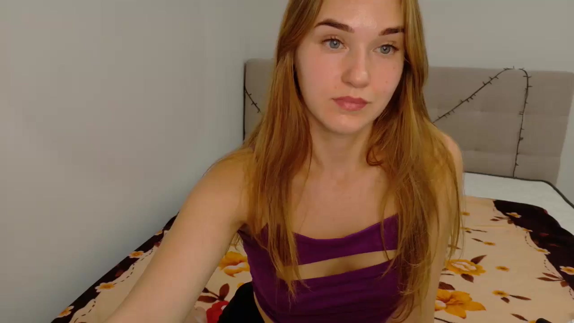 Gallery image thumbnail from samantamoons's myfreecams stream on, 09/18/2024, 22:04 image 17 of 20