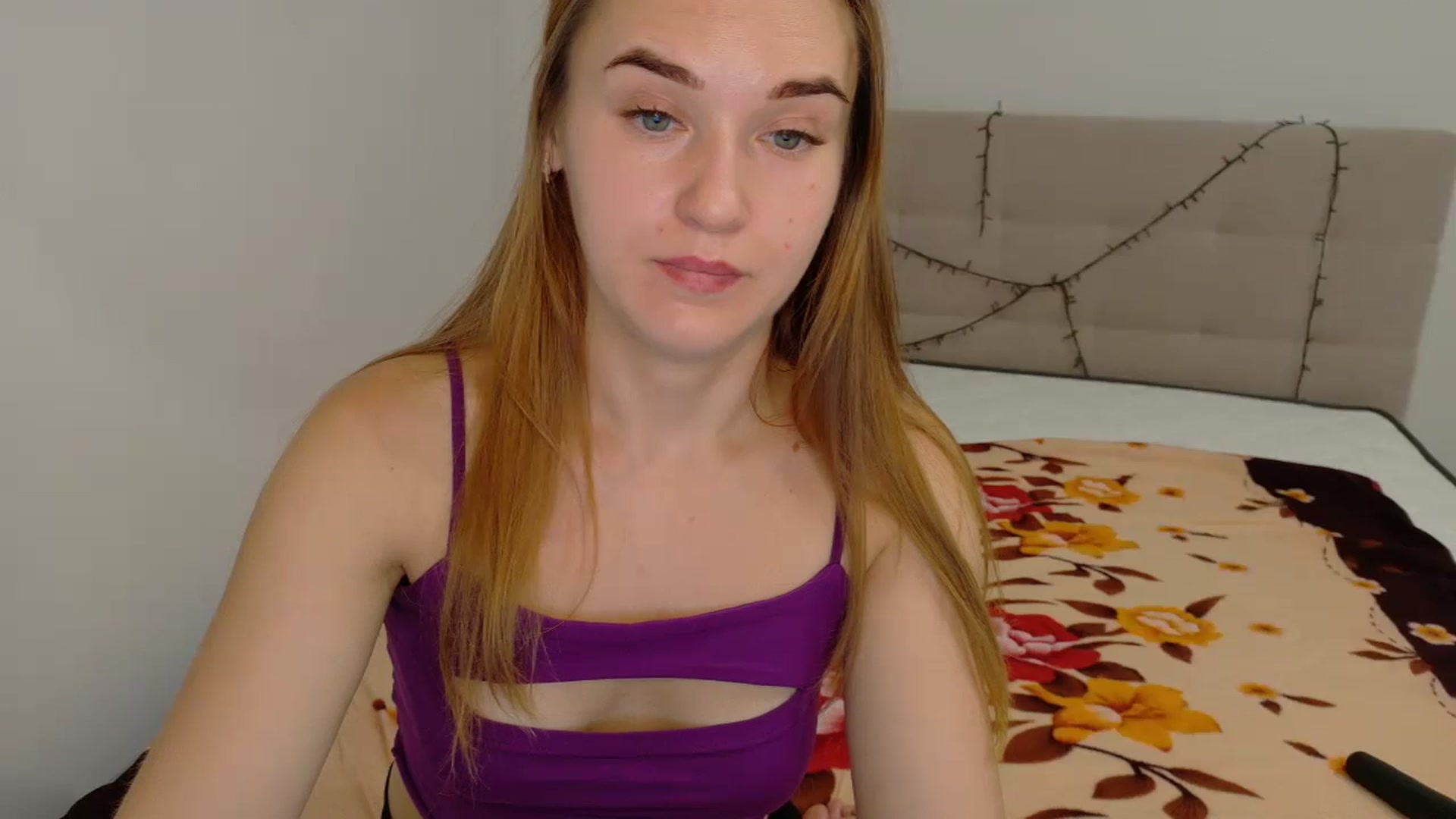 Gallery image thumbnail from samantamoons's myfreecams stream on, 09/18/2024, 23:02 image 17 of 20
