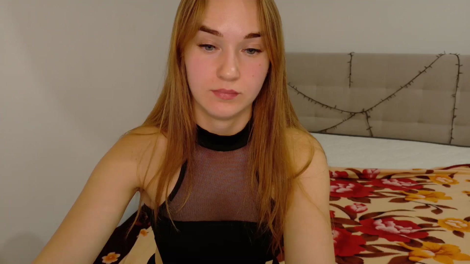 Gallery image thumbnail from samantamoons's myfreecams stream on, 09/29/2024, 19:21 image 10 of 20