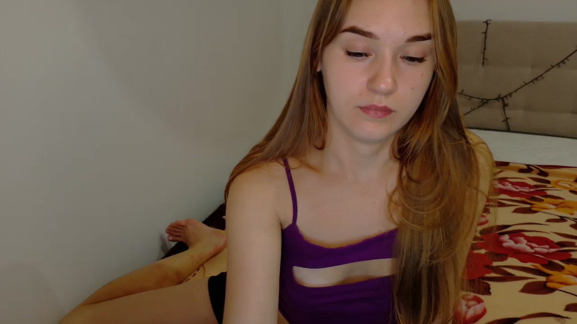 Gallery image thumbnail from samantamoons's myfreecams stream on, 09/29/2024, 23:19 image 9 of 20