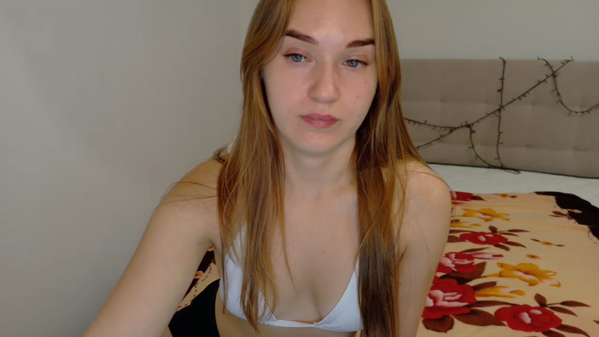 Gallery image thumbnail from samantamoons's myfreecams stream on, 10/07/2024, 23:56 image 4 of 20