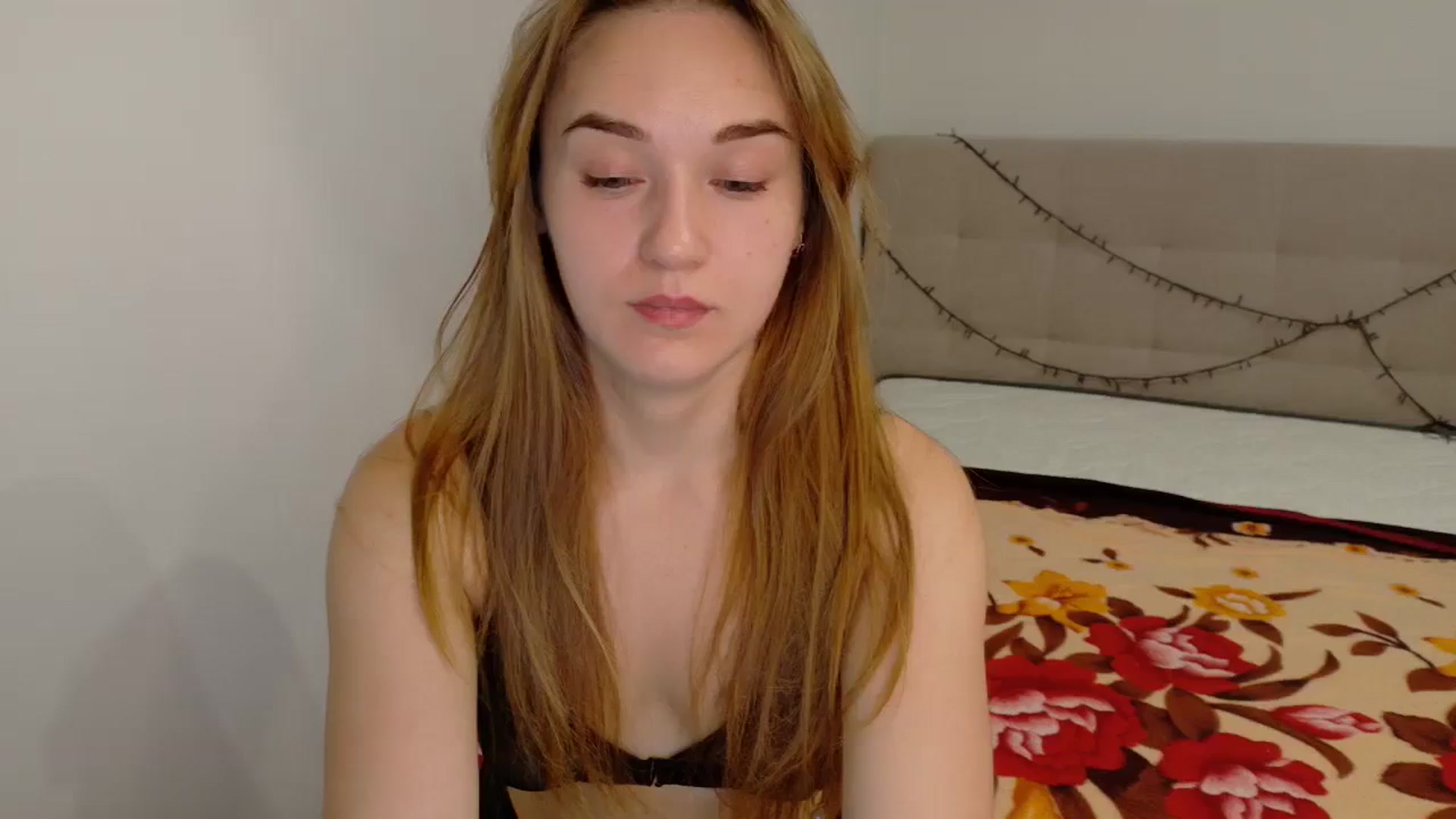 Gallery image thumbnail from samantamoons's myfreecams stream on, 10/13/2024, 23:38 image 5 of 20