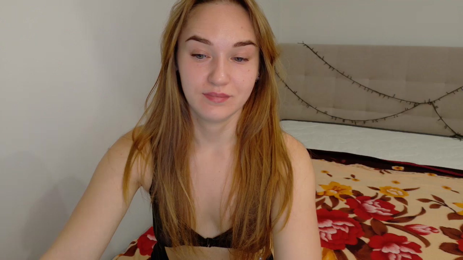 Gallery image thumbnail from samantamoons's myfreecams stream on, 10/13/2024, 23:38 image 6 of 20