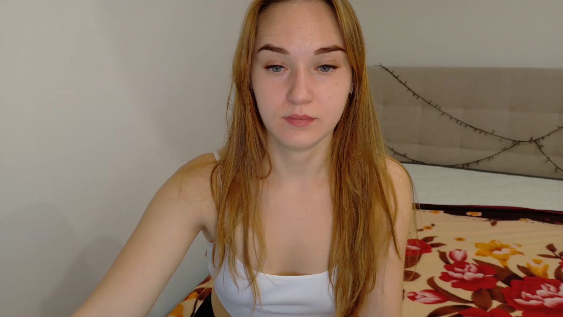 Gallery image thumbnail from samantamoons's myfreecams stream on, 10/21/2024, 20:10 image 4 of 20