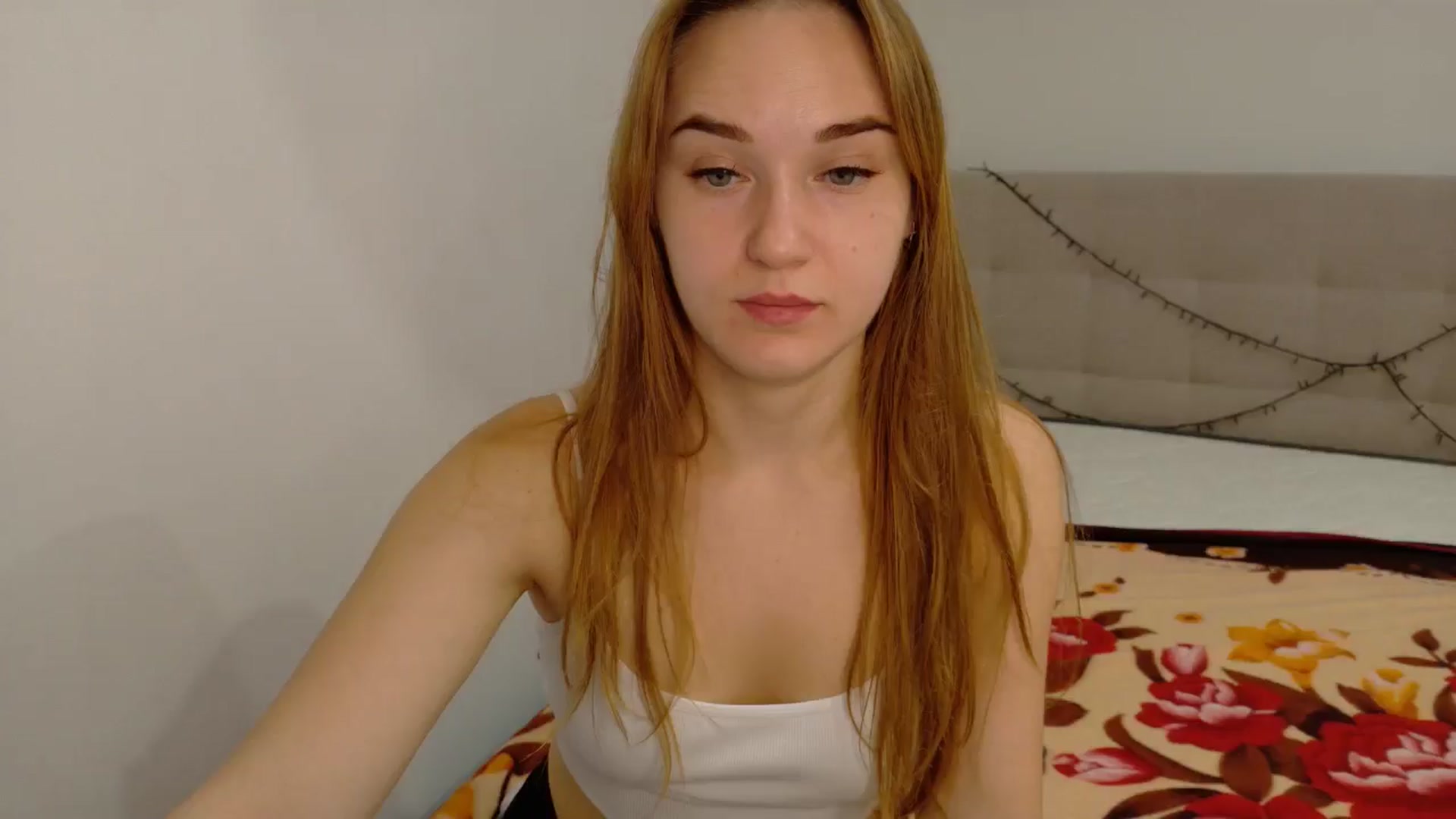 Gallery image thumbnail from samantamoons's myfreecams stream on, 10/21/2024, 20:10 image 5 of 20