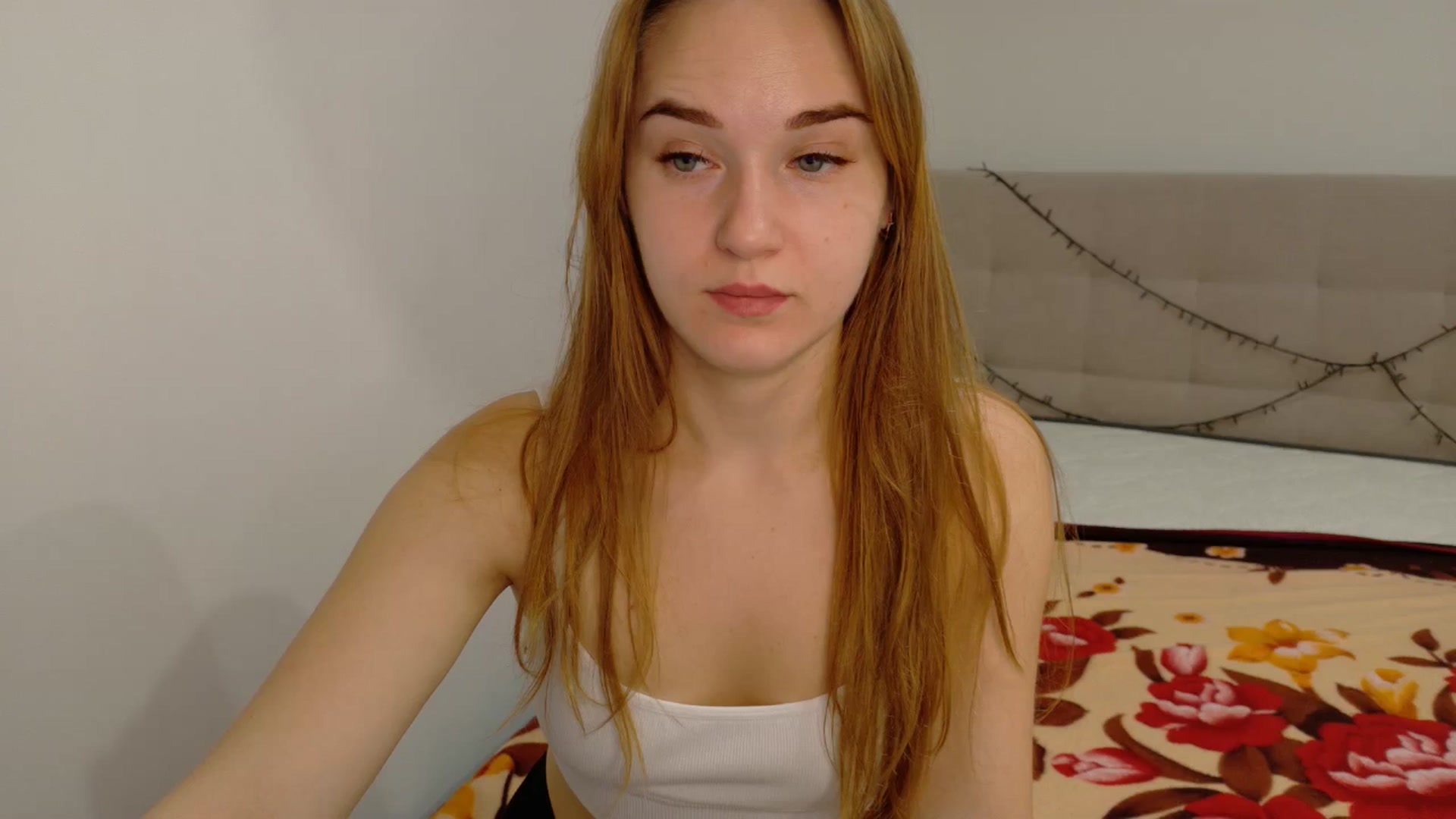Gallery image thumbnail from samantamoons's myfreecams stream on, 10/21/2024, 20:10 image 3 of 20