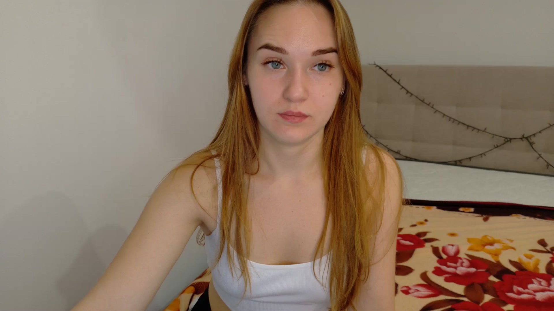 Gallery image thumbnail from samantamoons's myfreecams stream on, 10/21/2024, 20:10 image 9 of 20