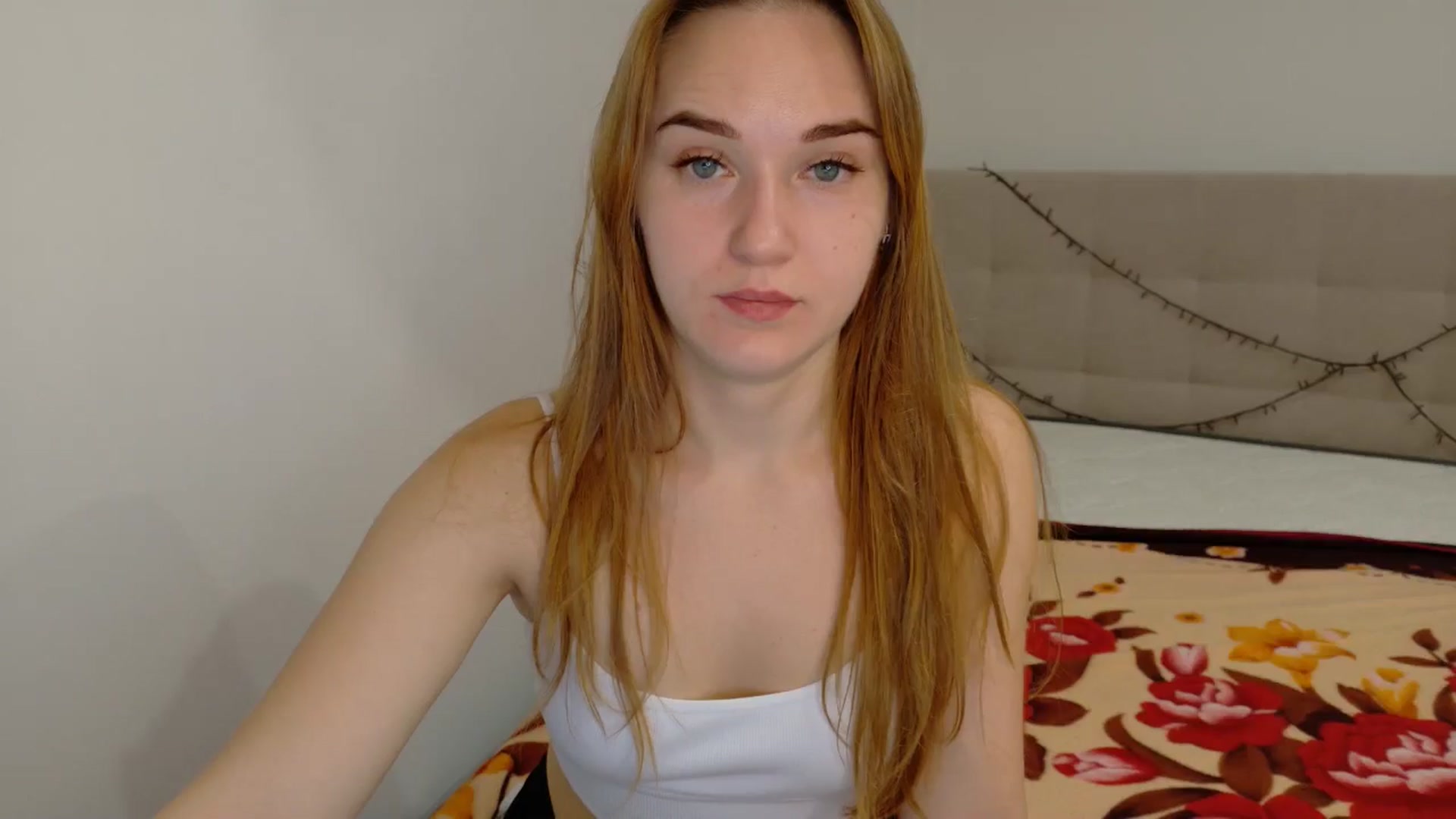 Gallery image thumbnail from samantamoons's myfreecams stream on, 10/21/2024, 20:10 image 6 of 20