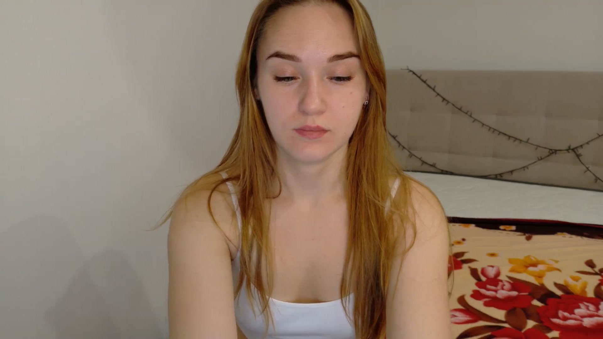 Gallery image thumbnail from samantamoons's myfreecams stream on, 10/21/2024, 20:10 image 8 of 20