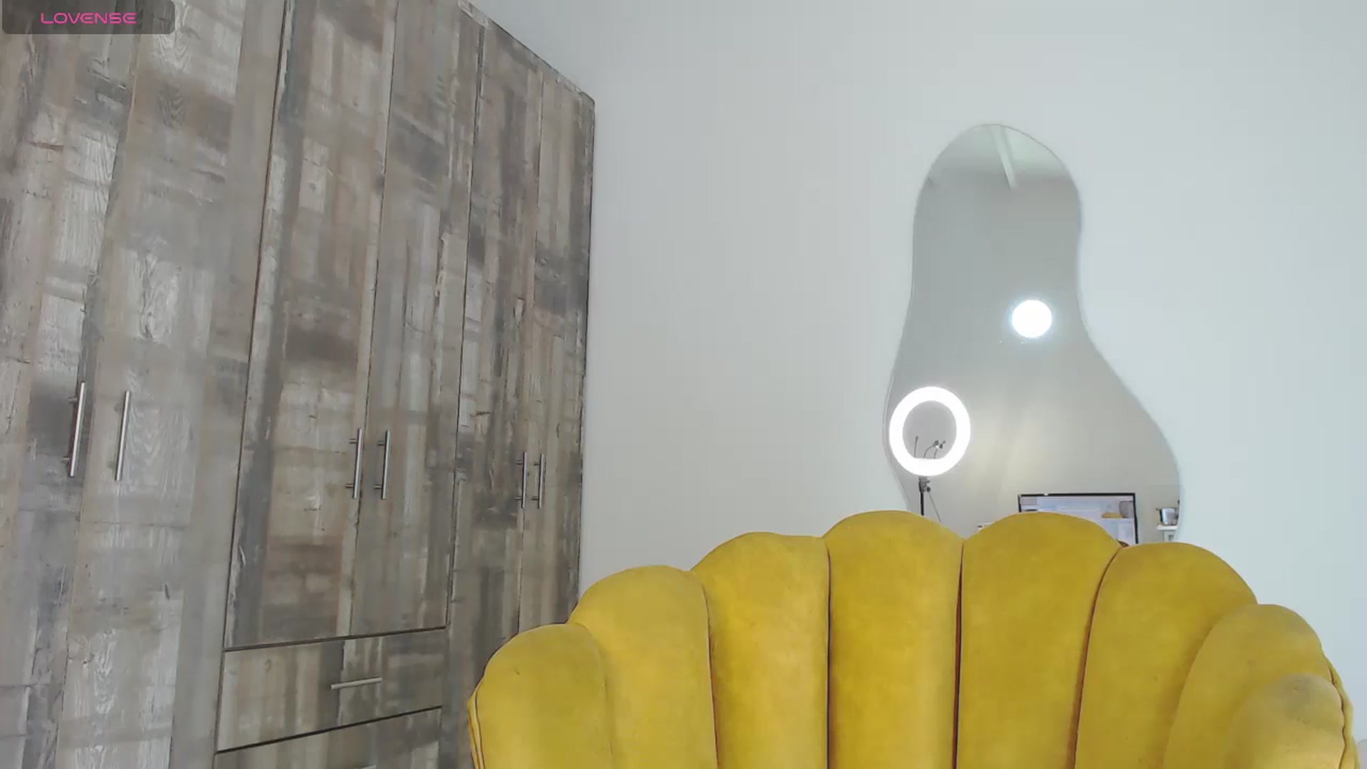 Gallery image thumbnail from samantha_boom's myfreecams stream on, 11/25/2024, 22:51 image 15 of 20