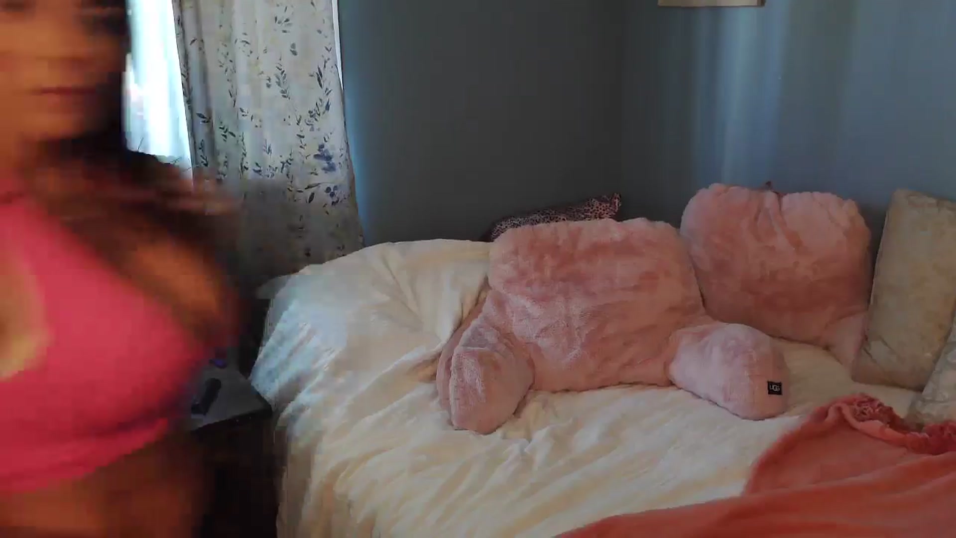 Gallery image thumbnail from sapphirefox's myfreecams stream on, 08/07/2024, 18:12 image 6 of 20