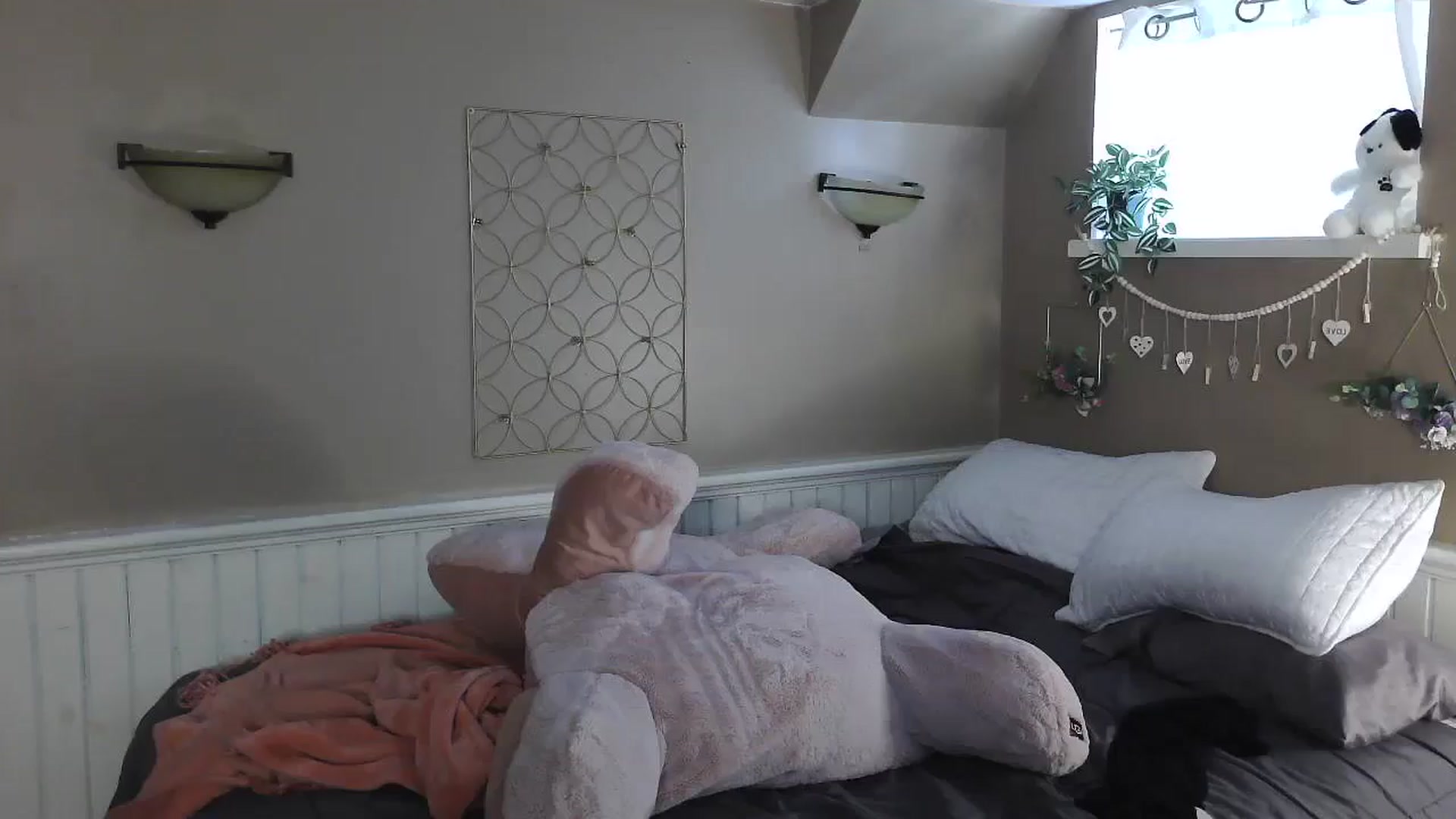 Gallery image thumbnail from sapphirefox's myfreecams stream on, 10/28/2024, 17:32 image 11 of 20