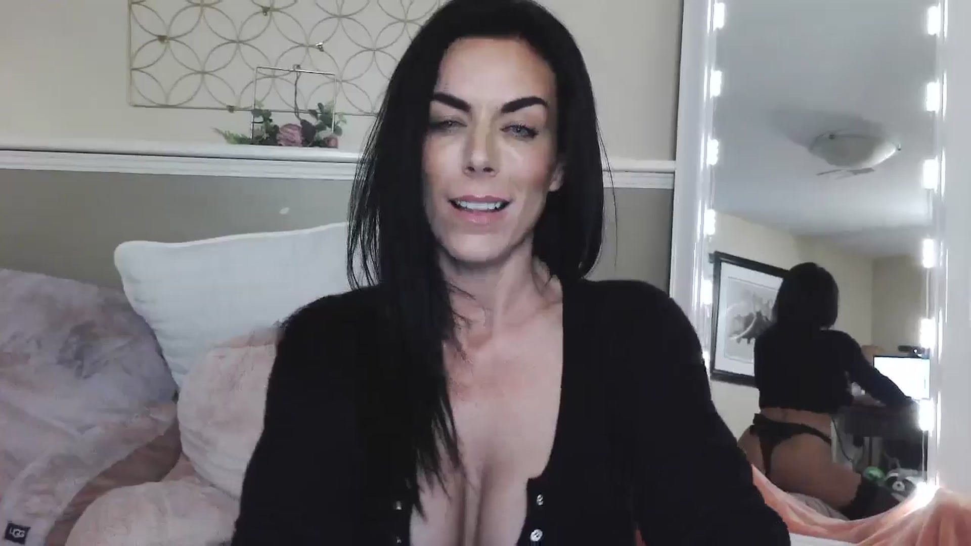 Gallery image thumbnail from sapphirefox's myfreecams stream on, 11/18/2024, 19:54 image 8 of 20