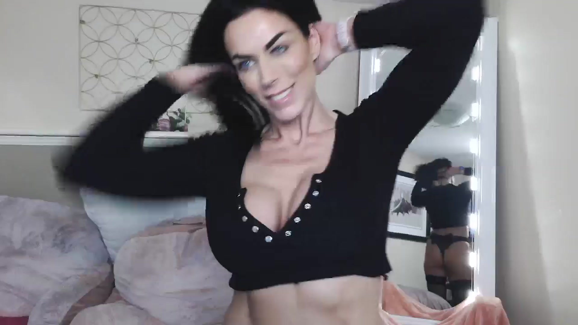Gallery image thumbnail from sapphirefox's myfreecams stream on, 11/18/2024, 19:54 image 3 of 20