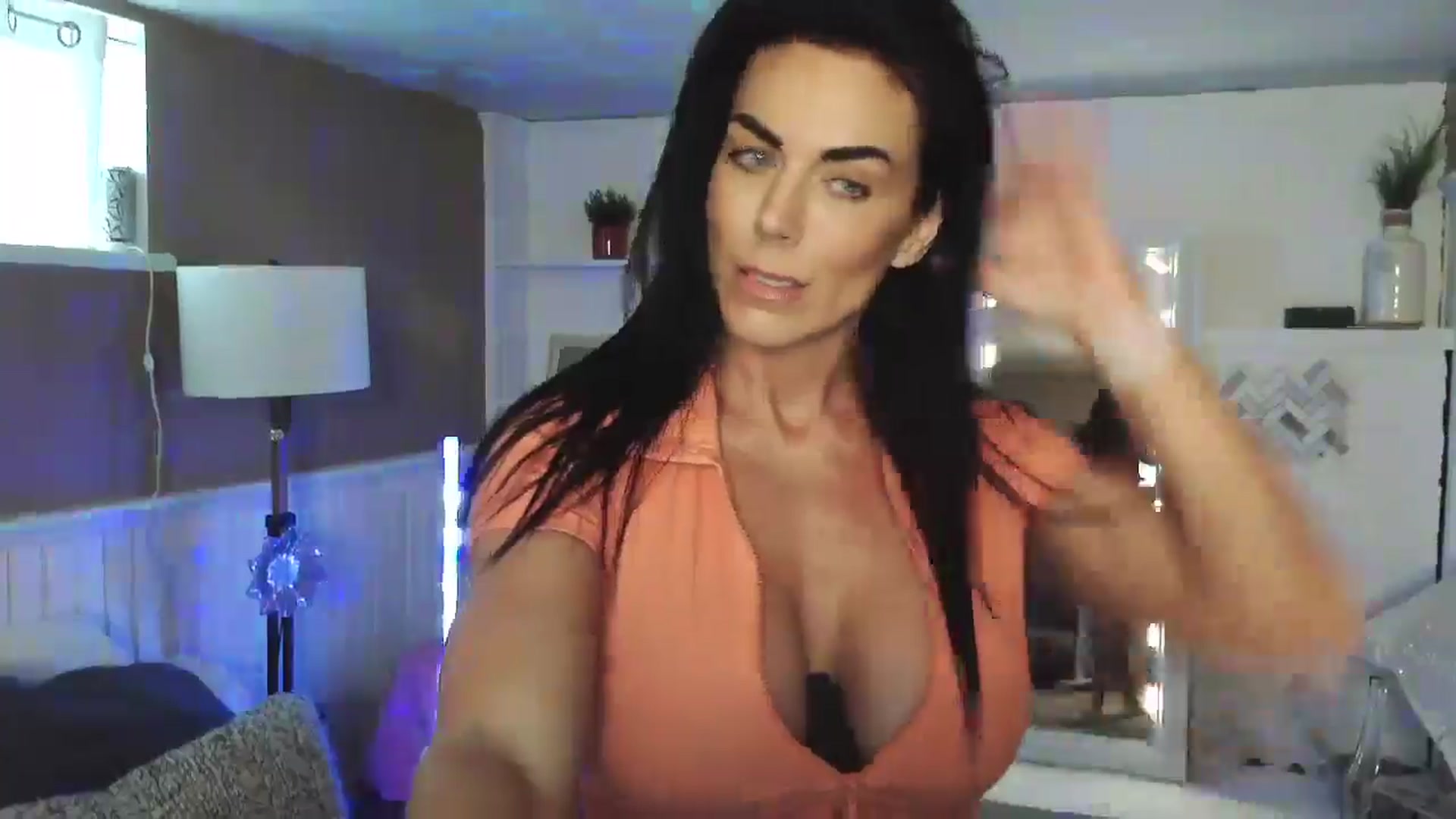 Gallery image thumbnail from sapphirefox's myfreecams stream on, 11/20/2024, 19:13 image 15 of 20
