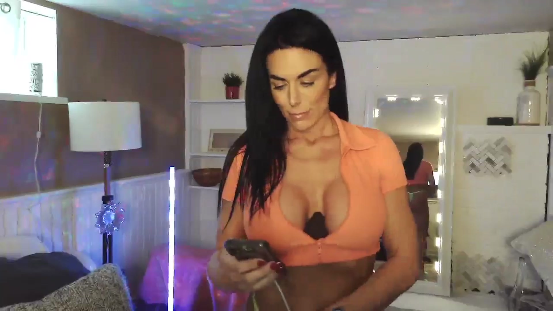 Gallery image thumbnail from sapphirefox's myfreecams stream on, 11/20/2024, 19:13 image 5 of 20