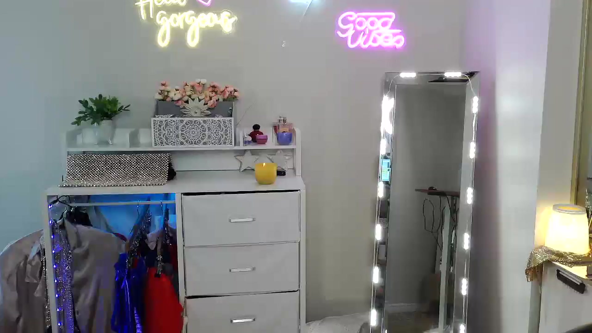 Gallery image thumbnail from sapphirefox's myfreecams stream on, 03/03/2025, 17:54 image 4 of 20