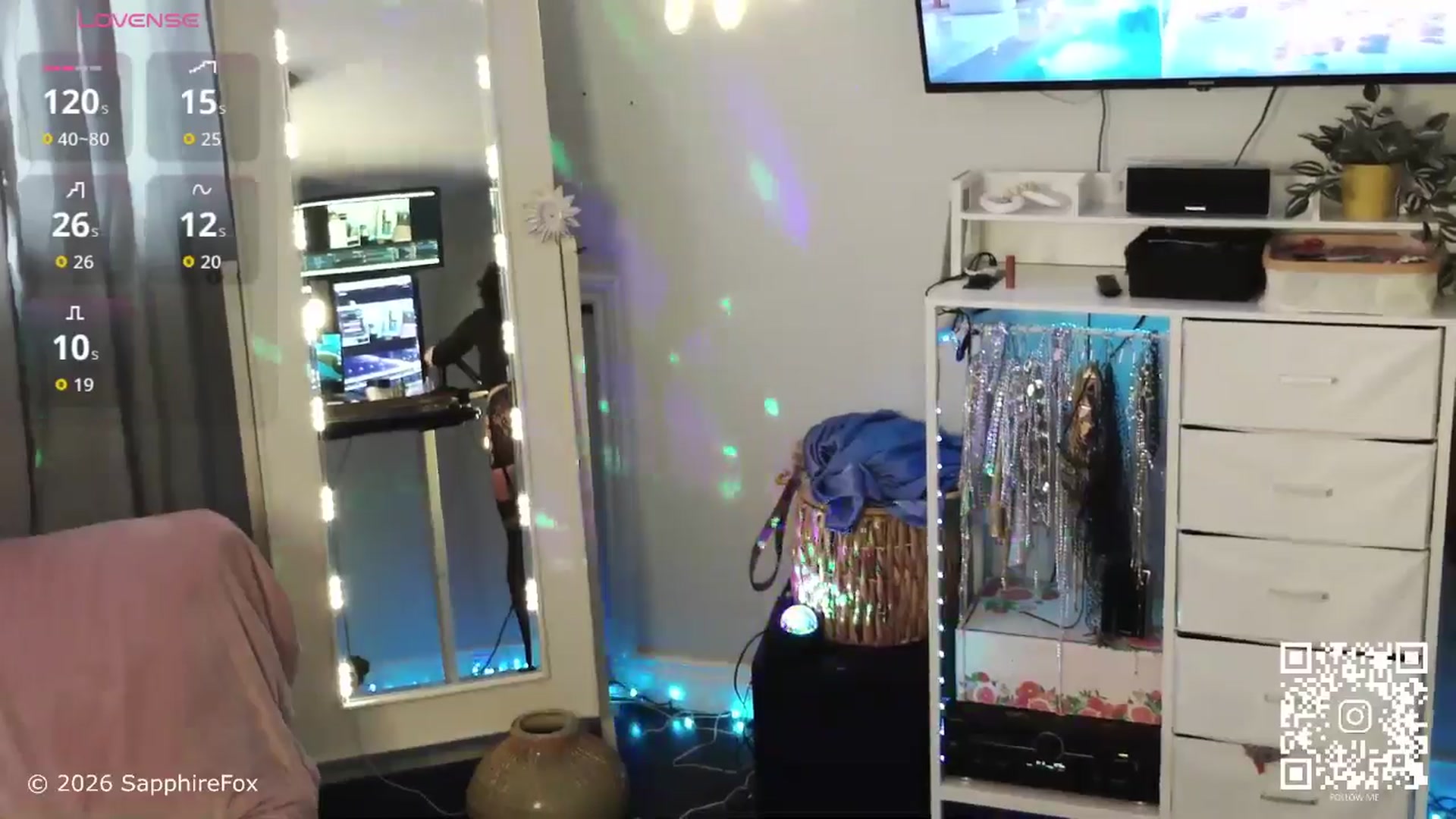 Gallery image thumbnail from sapphirefox's myfreecams stream on, 02/03/2026, 16:12 image 7 of 20