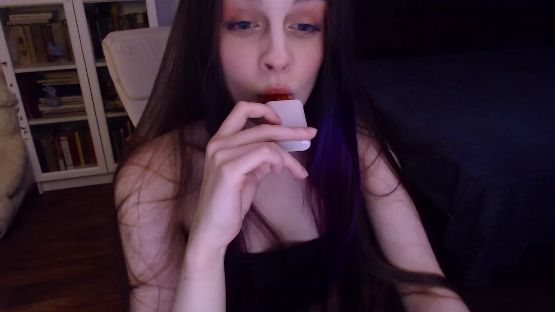 Gallery image thumbnail from sappphiree's myfreecams stream on, 09/04/2023, 24:30 image 3 of 20