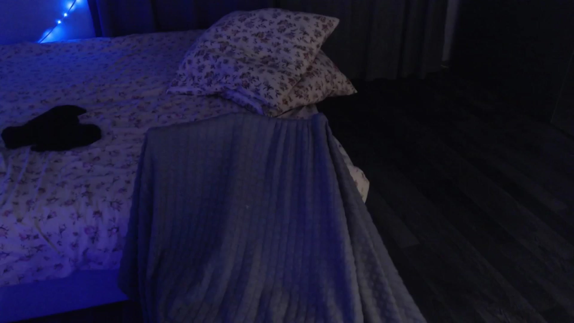 Gallery image thumbnail from sappphiree's myfreecams stream on, 07/23/2025, 07:33 image 19 of 20
