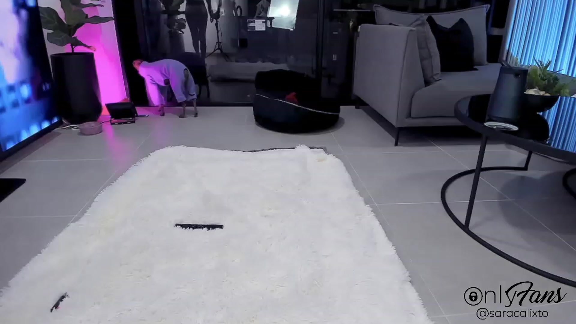 Gallery image thumbnail from saracalixtocr's myfreecams stream on, 10/24/2023, 03:04 image 7 of 20