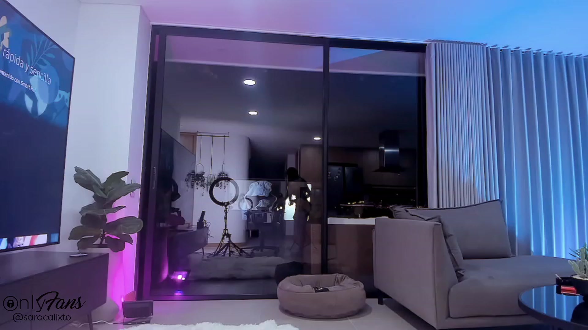 Gallery image thumbnail from saracalixtocr's myfreecams stream on, 11/16/2023, 03:24 image 12 of 20