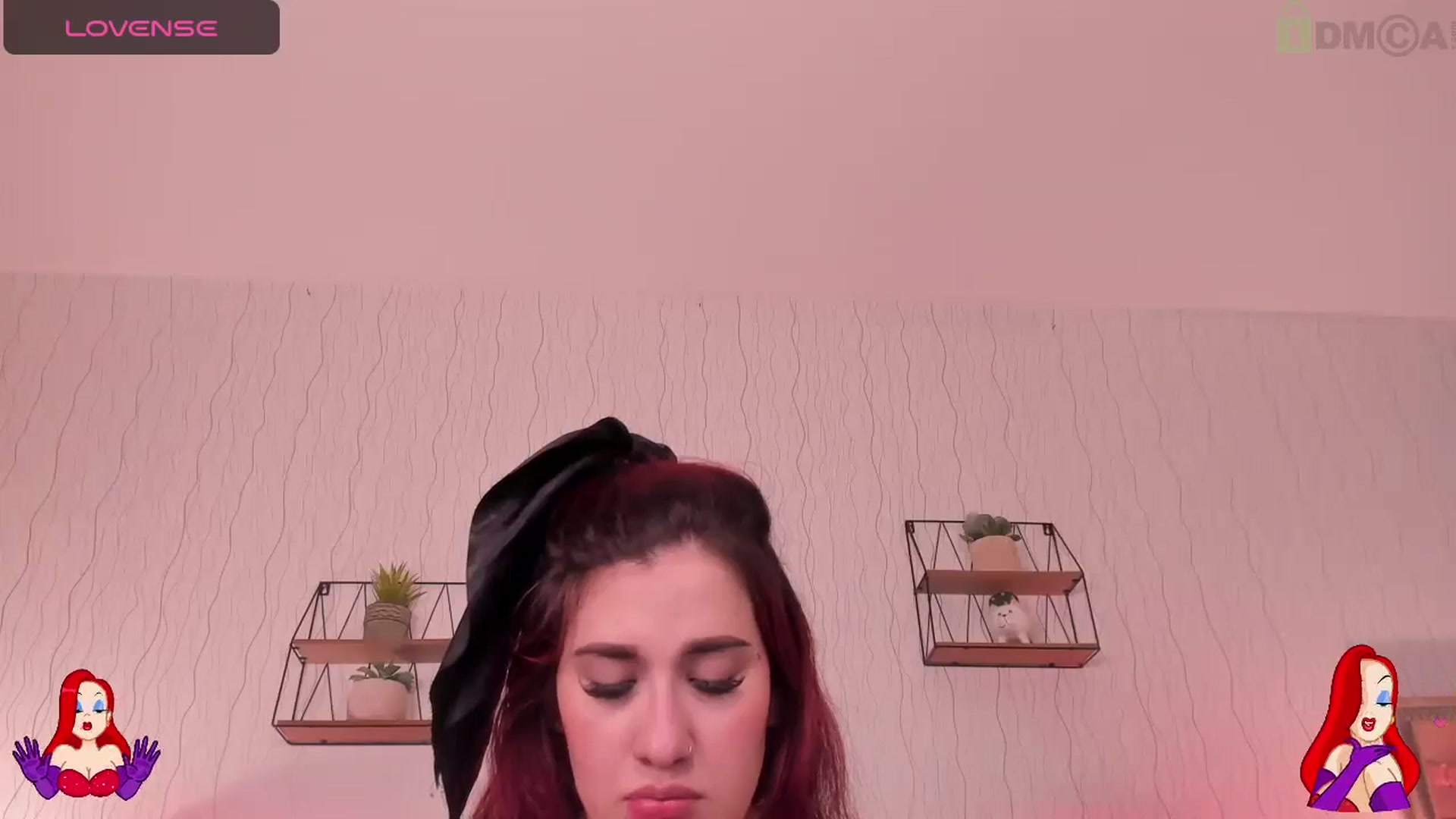 Gallery image thumbnail from saratatoo_'s myfreecams stream on, 04/18/2024, 07:24 image 10 of 20