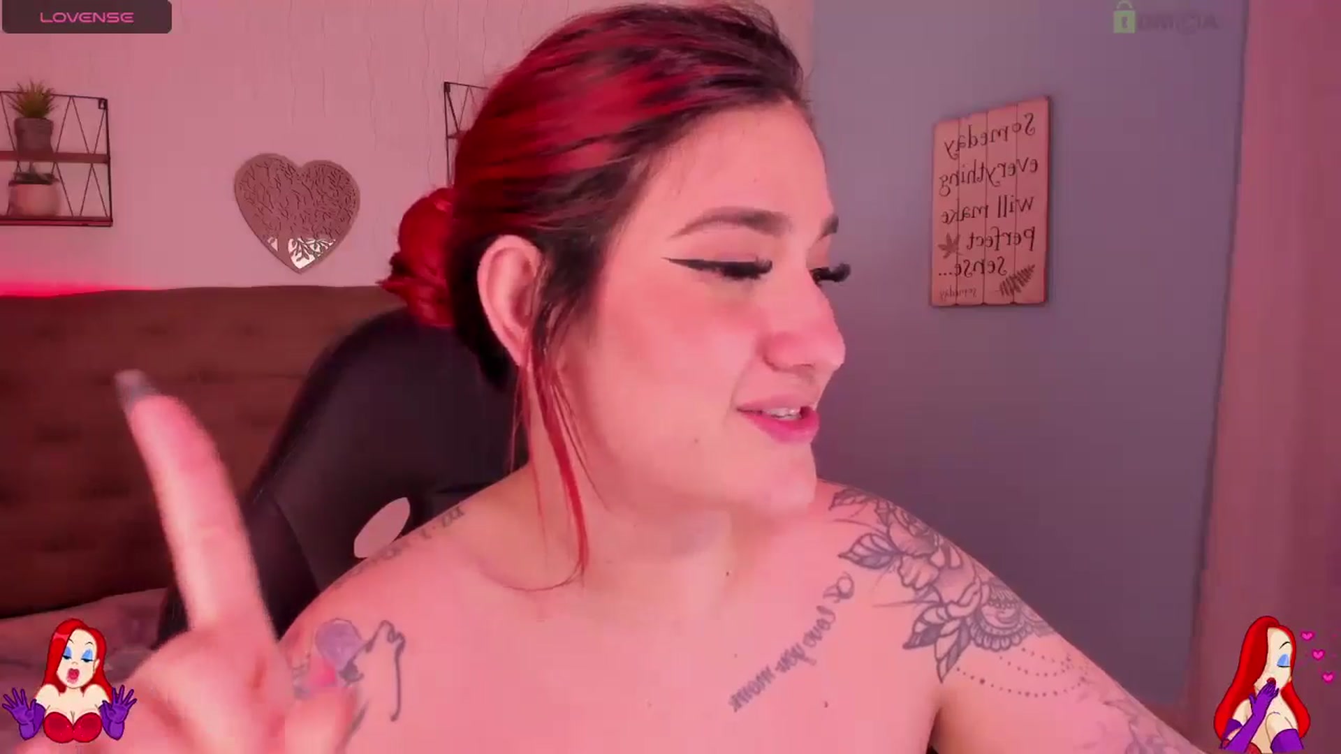 Gallery image thumbnail from saratatoo_'s myfreecams stream on, 09/08/2024, 08:08 image 11 of 20