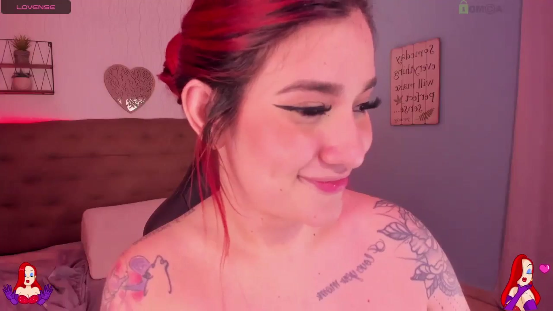 Gallery image thumbnail from saratatoo_'s myfreecams stream on, 09/08/2024, 08:08 image 18 of 20