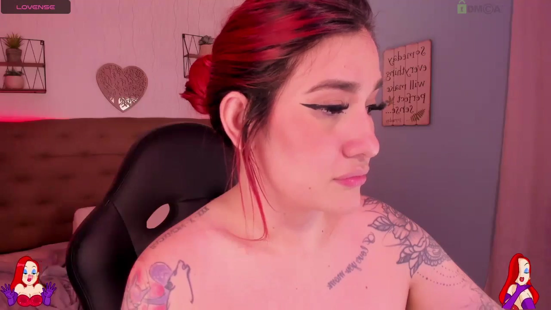 Gallery image thumbnail from saratatoo_'s myfreecams stream on, 09/08/2024, 08:08 image 10 of 20