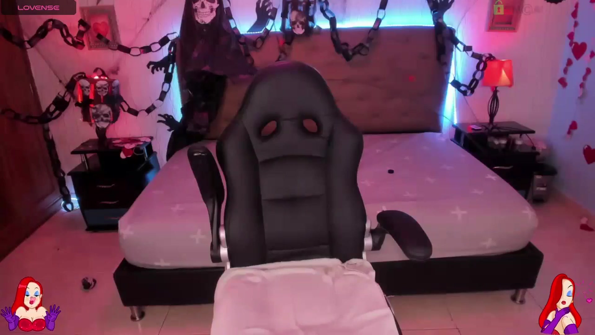 Gallery image thumbnail from saratatoo_'s myfreecams stream on, 10/31/2024, 09:50 image 9 of 20